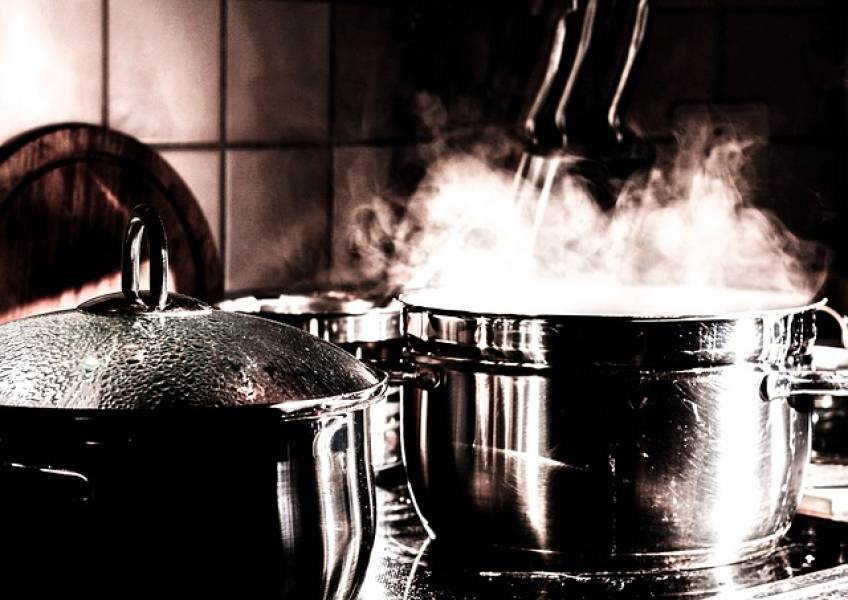 Garnki kuchenne – niezastąpione narzędzia w każdej kuchni
