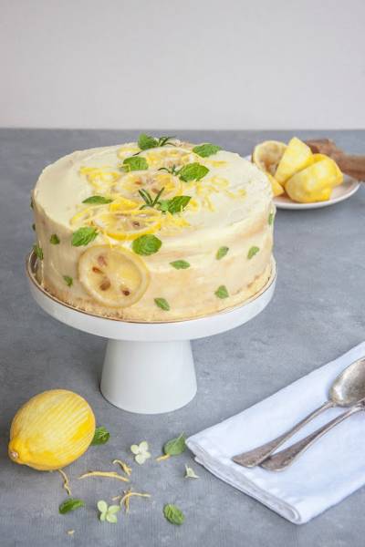 Tort cytrynowy z lemon curd i miętą