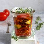Pieczone pomidory marynowane w oliwie i tymianku