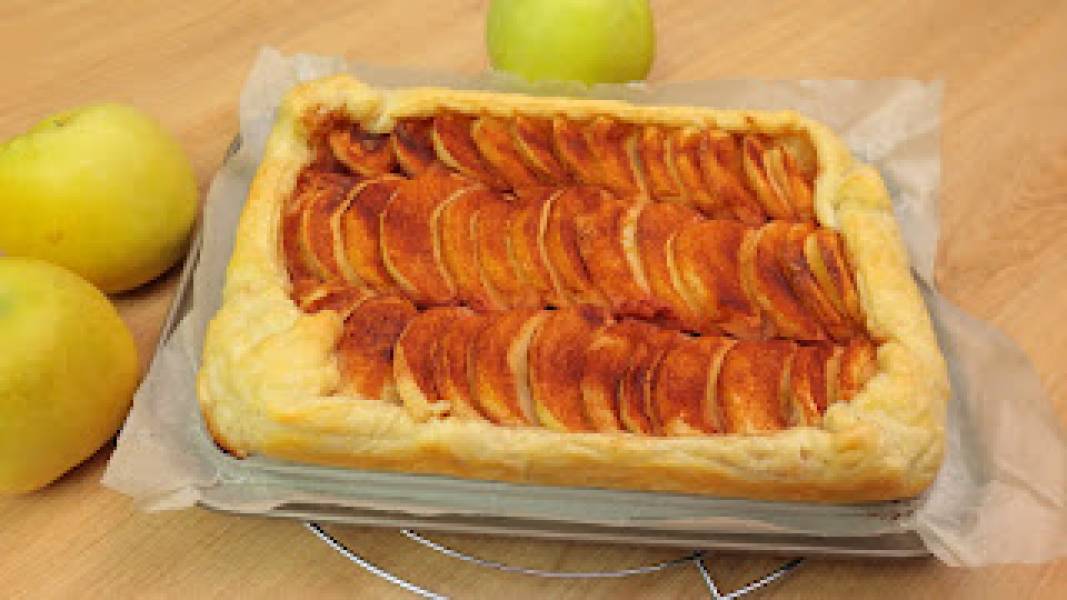 Ekspresowy deser jabłkowy – pyszny i bardzo prosty w przygotowaniu