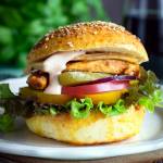 Burger z polędwiczką z kurczaka