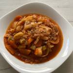 Zupa z kapusty z pomidorami - dieta bez mięsa