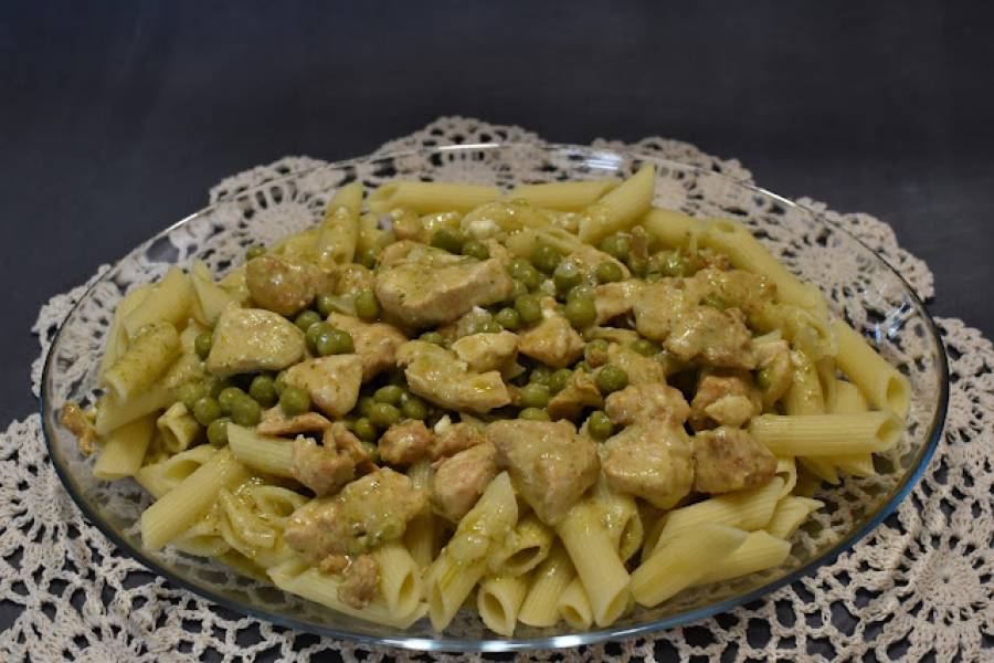 Penne z kurczakiem i Pesto zielonym