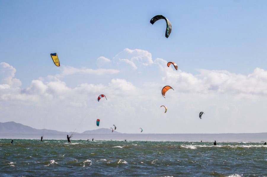 Sprzęt do windsurfingu – co jest ważne?