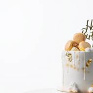 Topper na tort – dlaczego jest tak popularny? Odpowiadamy!