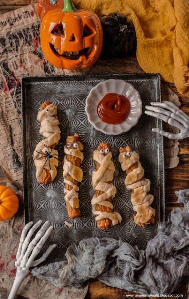 Parówki w cieście francuskim na Halloween