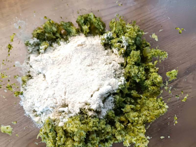 Kluski brokułowe ze szpinakiem i gorgonzolą