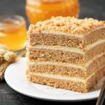 Miodownik – przepisy na ciasto w kilku odsłonach