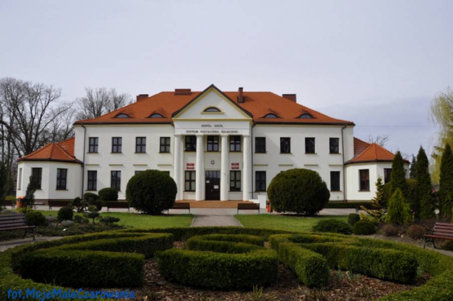 Pałac Taczanowskich w Lututowie woj. łódzkie