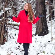 Czerwony płaszcz – stylizacja zimowa