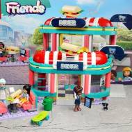 LEGO Friends Bar w śródmieściu Heartlake - recenzja