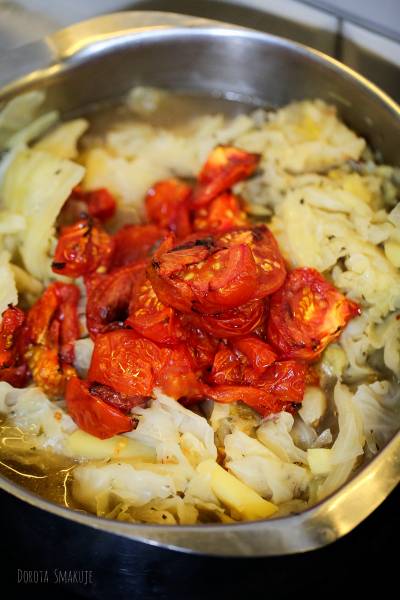 Kapusta z pomidorami pieczonymi – post dr Dąbrowskiej