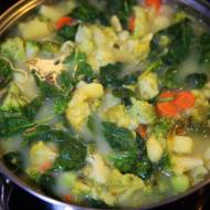 Zupa brokułowa ze szpinakiem