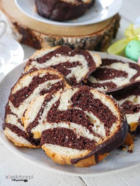 Babka zebra z polewą czekoladową