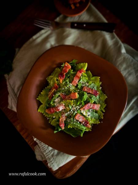 Pasta Sugo al pesto di rucola – pesto z rukoli i pistacji