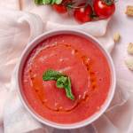 Zupa z truskawek i pomidorów – orzeźwiająca, słodka i pyszna