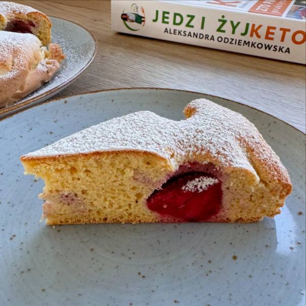 CIASTO Z TRUSKAWKAMI (keto, bez glutenu, cukru i laktozy, redukcja)