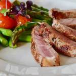 Skąd pochodzi mięso z Biedronki?
