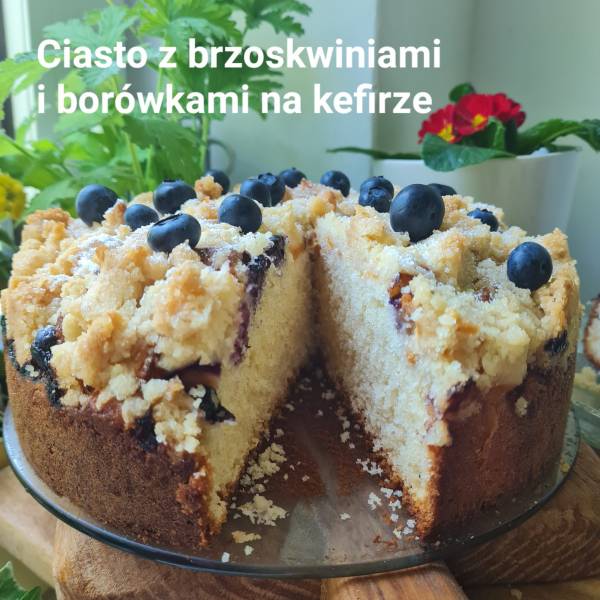 Szybkie ciasto na kefirze z owocami