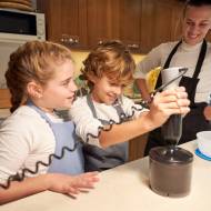 Jak gotować z dziećmi: zabawne i edukacyjne przepisy dla najmłodszych