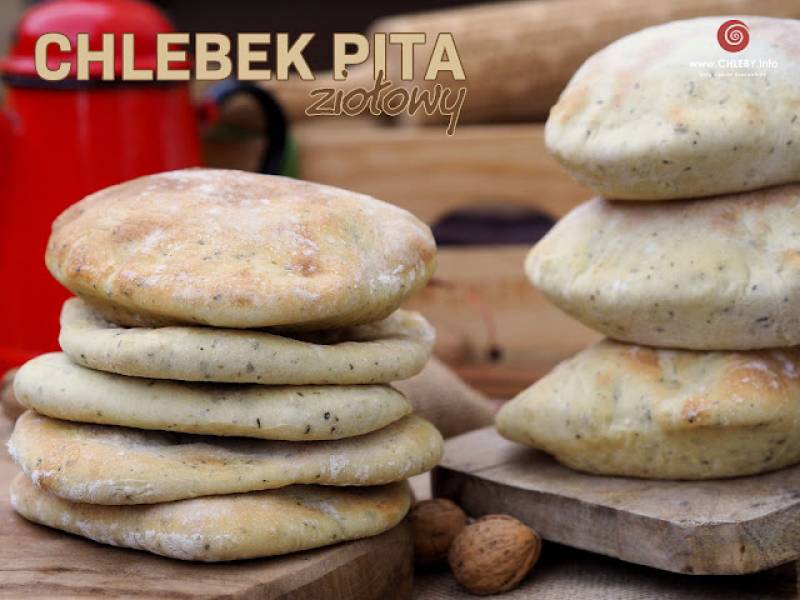 Ziołowy chlebek pita