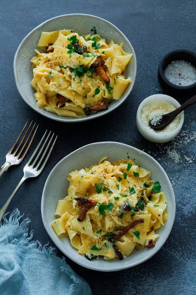 Pyszny makaron na kolację – pappardelle ala carbonara z kurkami