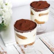 Szybkie mini deserki tiramisu bez jajek