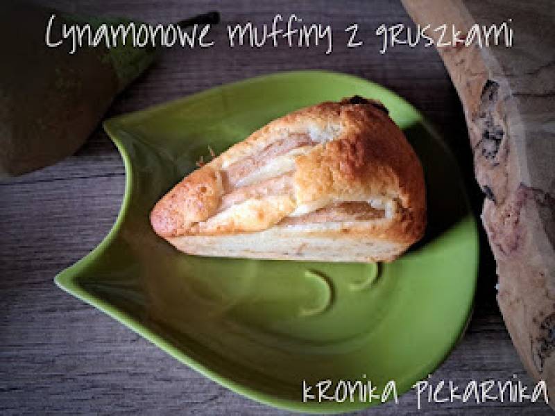 Cynamonowe muffiny z gruszką