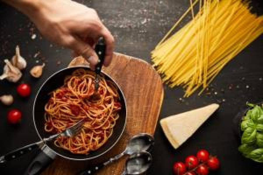 Jakie sosy najlepiej pasują do spaghetti? 5 sprawdzonych połączeń smakowych