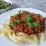 Tagliatelle z grzybowym sosem bolognese