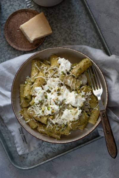 Makaron z pesto pistacjowo-bazyliowym