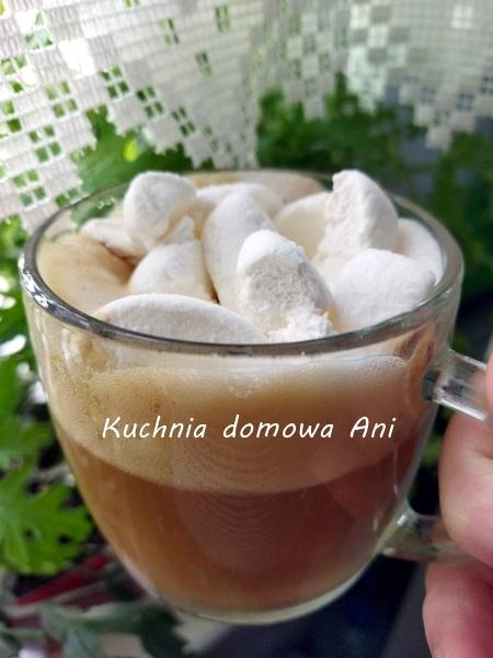 Kawa z piankami marshmallow