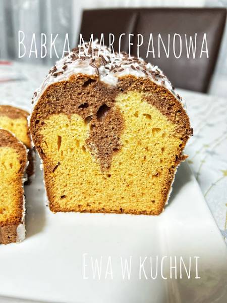 Babka marcepanowa