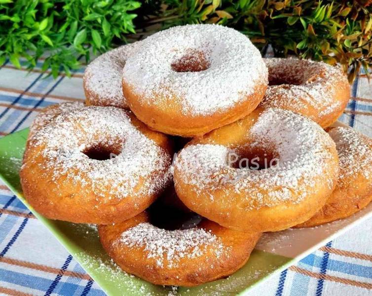 Przepis na pączki bez jajek i mleka