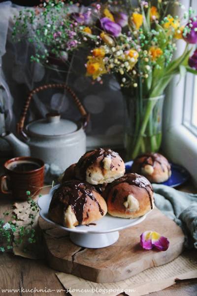 Pieczone pączki z klonowym kremem i czekoladą