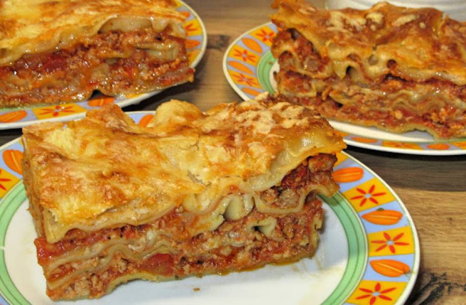 Lazania z mięsem mielonym i beszamelem-pyszne danie (Lasagne) +FILM