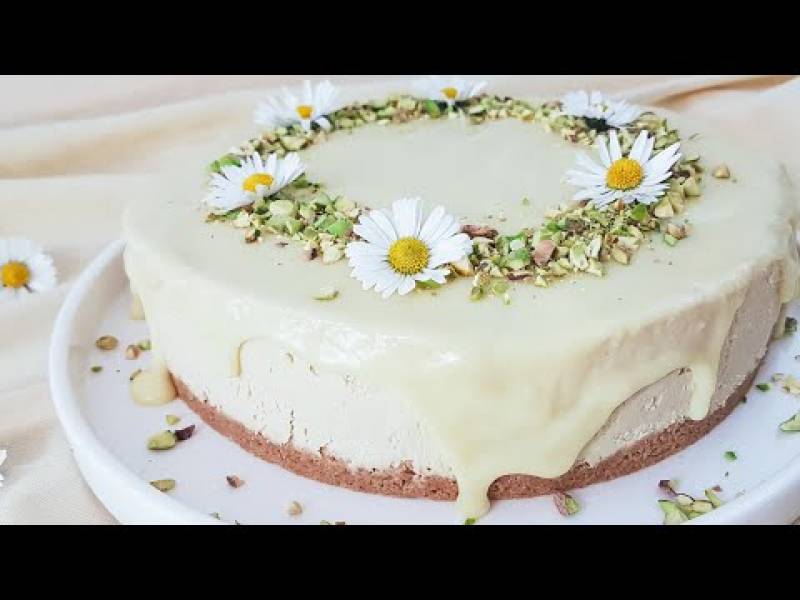Sernik pistacjowy bez pieczenia