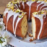 Ucierana babka z pistacjami