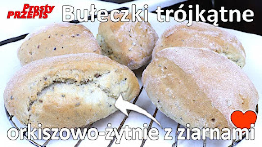 Przepis na trójkątne bułki z ziarnami