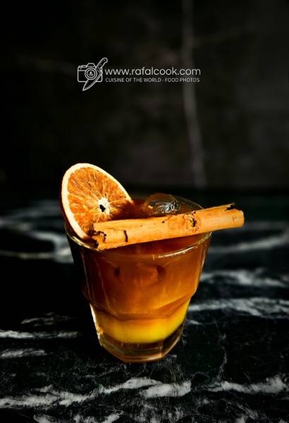 Cold brew z sokiem pomarańczowym – pomysł na orzeźwiający koktajl