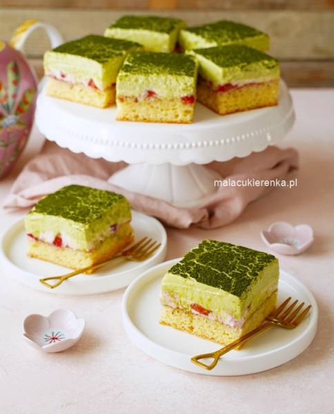 Obłędne ciasto pistacjowe z truskawkami