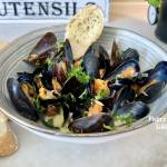 Mule w białym winie i śmietanie (Moules marinières)