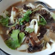 Orientalny bulion grzybowy