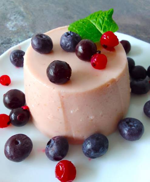 Panna cotta jogurtowo-owocowa