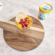 Sorbet z mango, śliwką i goferkami