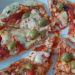 Pizza z domowym sosem i ziołami