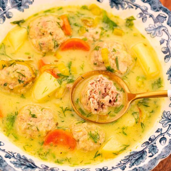 Zupa z klopsikami