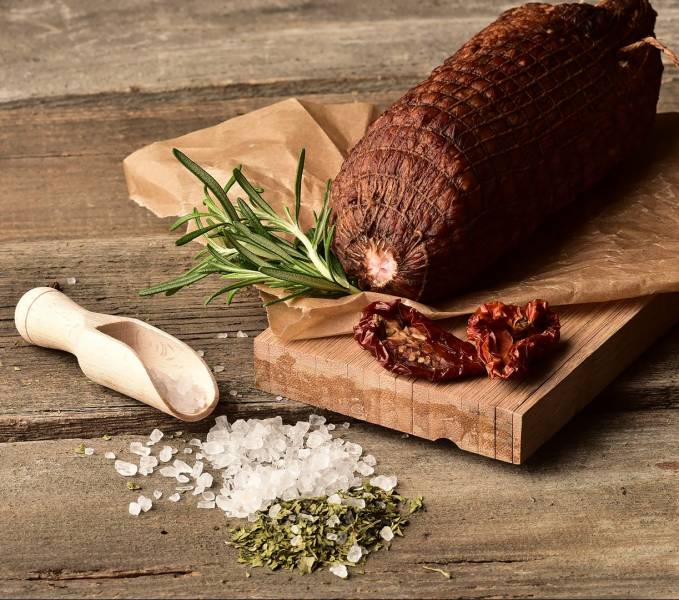 Mieszanki przyprawowe do wędlin – czym są i jak wpływają na smak produktów?