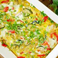 Frittata z cukinią, papryką i cebulą – kolorowe danie pełne smaku