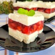 Ciasto truskawkowa chmurka bez pieczenia